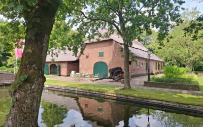 Vrijwilligers van Schotel naar expositie in Veldhoven